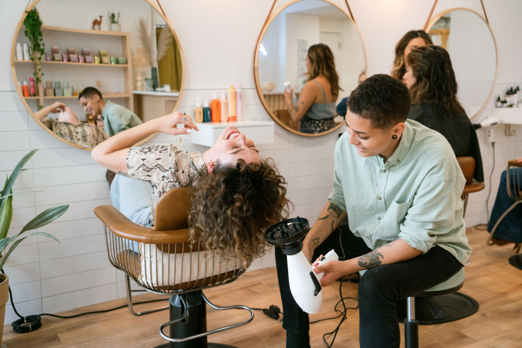 Paloma Salon commercial spot Director & Set Still Photographer : Jazzmine Beaulieu
